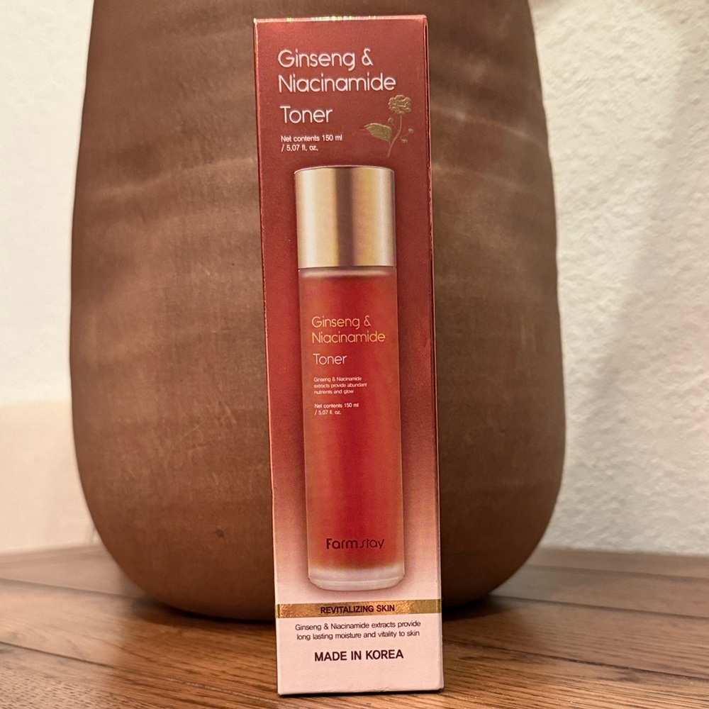 ✨ Farm Stay Ginseng & Niacinamide Toner (150ml / 5.07 fl. oz.) – Made in Korea ✨
